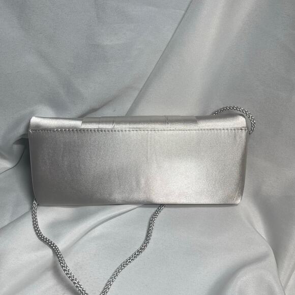 Jessica McClintock formal bag-Silver Small clutch -NWT  **FLAW*** - Picture 2 of 6